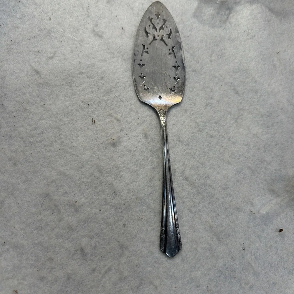SL&GH ROGERS c1929 A1 Plus BERKELEY PTRN SILVERPLATED PIE PASTRY & CAKE  SERVER2